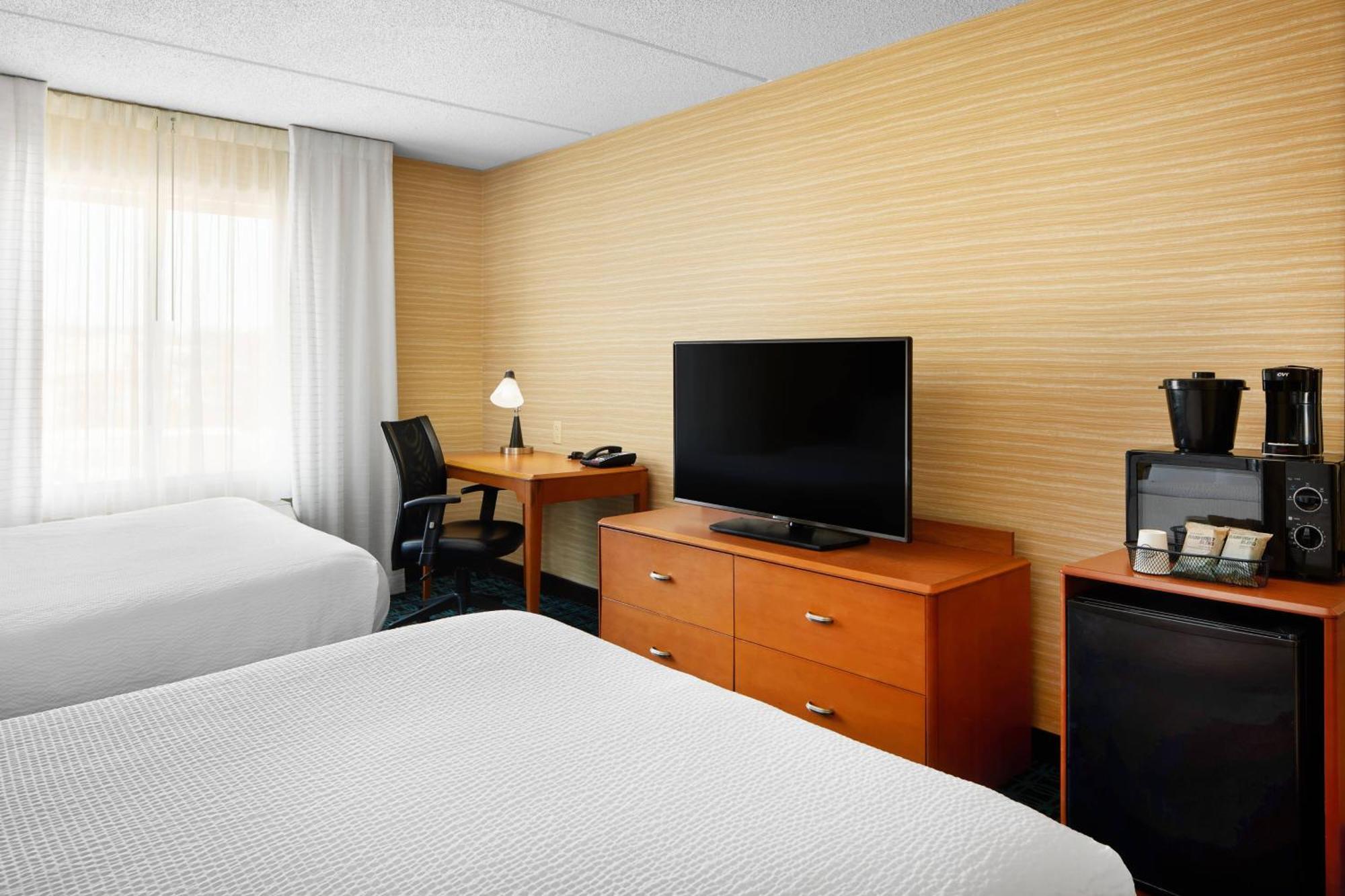Fairfield Inn And Suites By Marriott Plainville Exterior photo