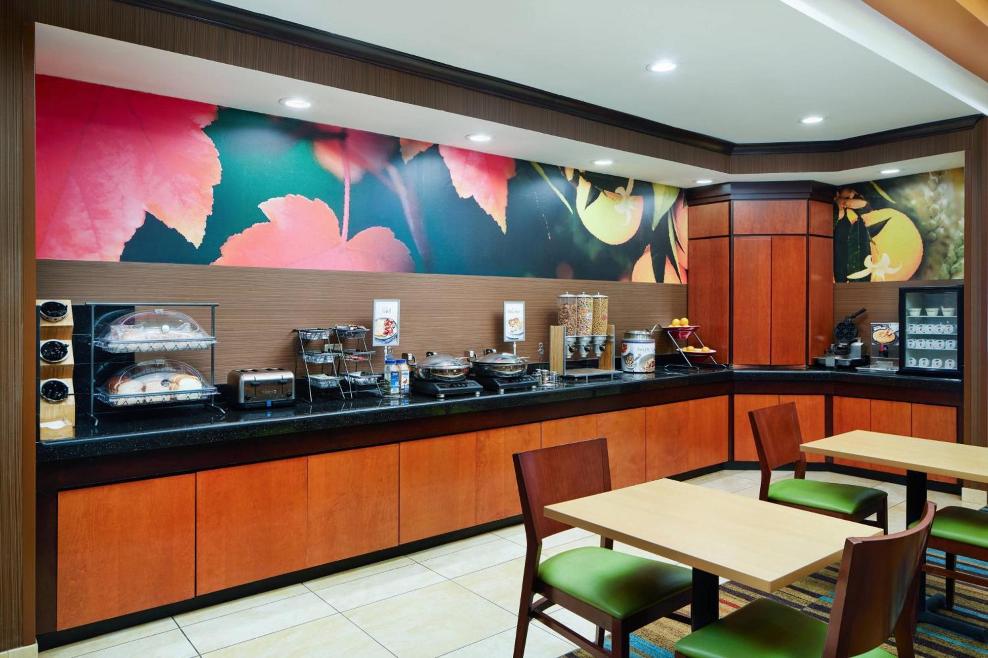 Fairfield Inn And Suites By Marriott Plainville Exterior photo