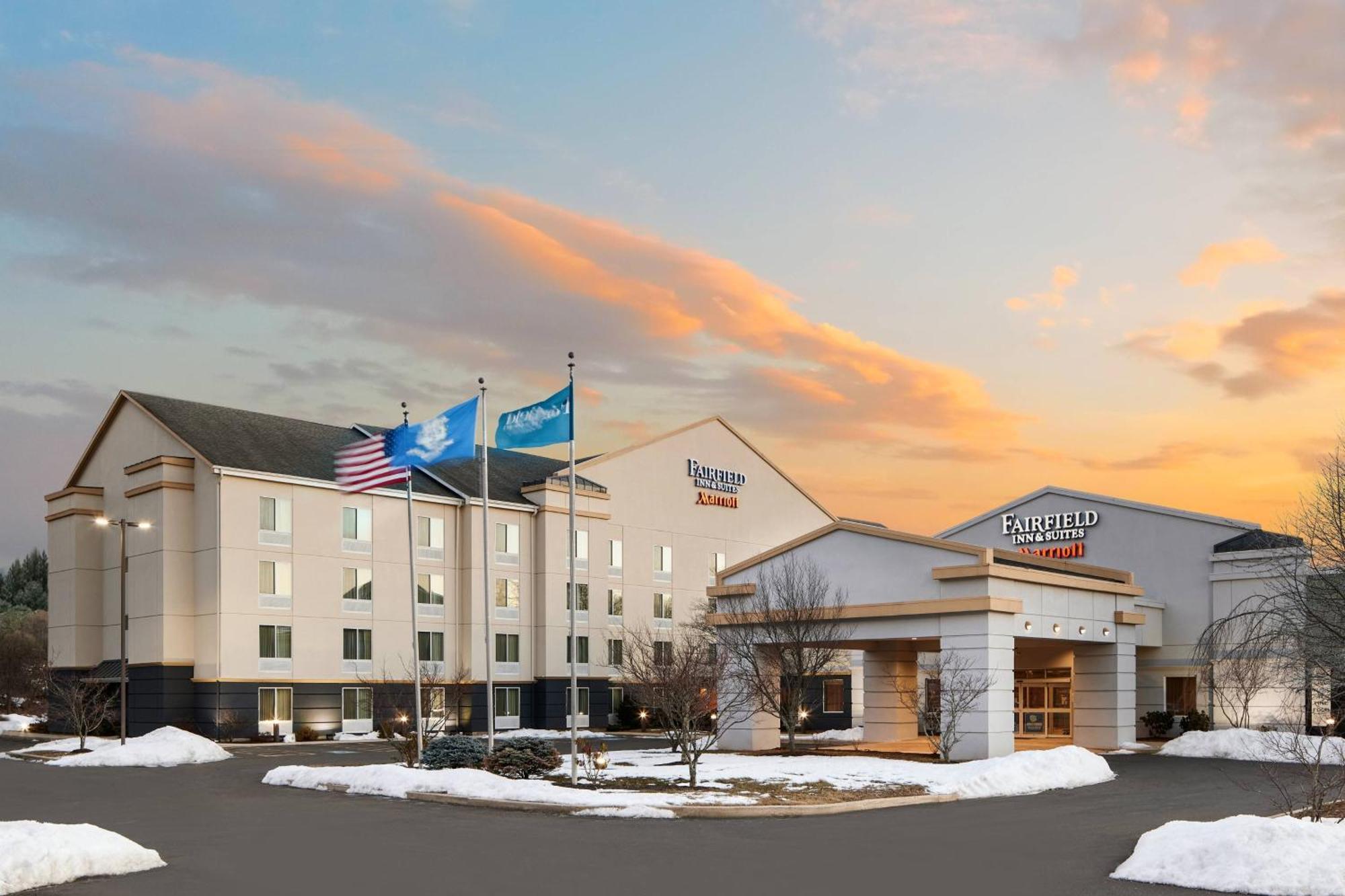Fairfield Inn And Suites By Marriott Plainville Exterior photo